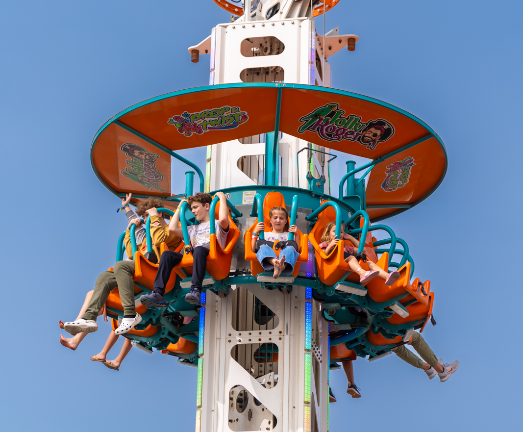 Drop and Twist at the Pier Drop and Twist at the Pier